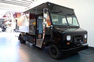 New Commercial Catering Fully Equipped Kitchen Outdoor Street Mobile Food Trailer - Product Image 2