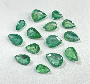 Esmeralda Zambiana 100% Natural, Corte Pera, Color Verde Medio, Tamaño de 0.50-1.00 Quilates, Gema Suelta para Joyería al Mejor Precio - Product Image 1
