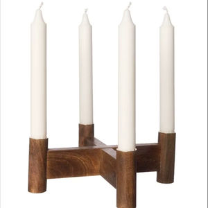 Porte-bougie en bois foncé à quatre fentes, centre de table minimaliste, candélabre pour l'Avent, salle à manger, décoration de la maison, ensemble de décors rituels - Product Image 1