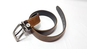 Ceinture en cuir véritable avec boucle à ardillon en alliage, légère et écologique, en cuir de vache - Product Image 3