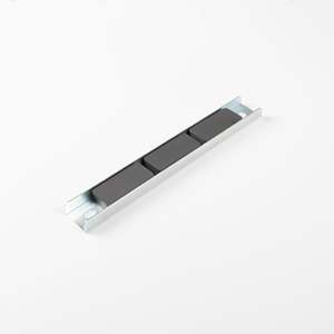 Barra piatta in ferrite in profilo a U zincato 203,2x27x11,6mm - Product Image 1