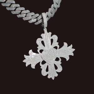 Pendentif Croix Sacré-Cœur Luxe Sertie de Moissanite VVS 25 Carats Plaqué Or, avec Chaîne Cubaine Lourde en Argent Sterling, Bijoux Hip Hop - Product Image 2