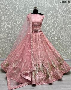Elegante y ligero Lehenga Choli neto con patrón de pavo real bordado estilo tradicional para fiestas y celebraciones festivas - Product Image 3