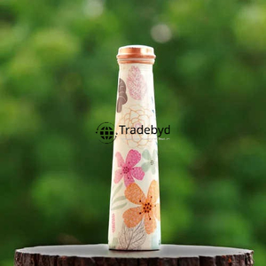 Bouteille ayurvédique en cuivre pour des pratiques de bien-être classiques magnifiquement conçue pour une hydratation et un équilibre naturels Tradebyd - Product Image 6