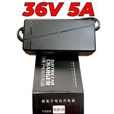 Batterie au lithium haute capacité 36V 11Ah avec technologie de charge rapide compatible avec les principales marques de scooters électriques du monde entier - Product Image 2