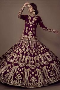 Superbe broderie sur robe de mariée kurta & lehenga violet foncé avec perles de verre en cristal embellies, travail dabka pour mariage @ 2024 - Product Image 2
