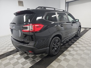 Subaru Ascent Onyx Edition Limited AWD SUV 2023 Usado en Excelentes Condiciones - Product Image 2