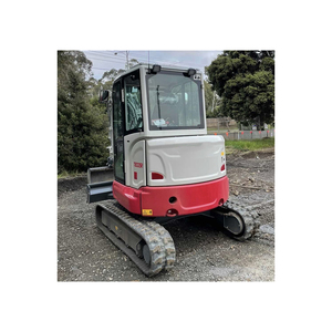 Excavadora de orugas compacta Takeuchi TB335R con alta capacidad de elevación y estabilidad - Product Image 5