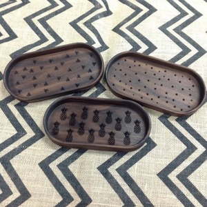 Bandeja rectangular de madera hecha a mano con grabado floral, bandeja decorativa para mesa de comedor o café - Product Image 5