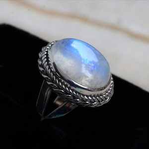 Arc-en-ciel pierre de lune 925 bague en argent Sterling fait à la main bijoux de déclaration bague minimaliste bijoux bohème prix de gros - Product Image 2
