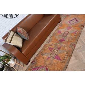 Alfombra Vintage de 2.8x9.3 pies, Alfombra Turca, Alfombra con Parches Naranjas - Product Image 3