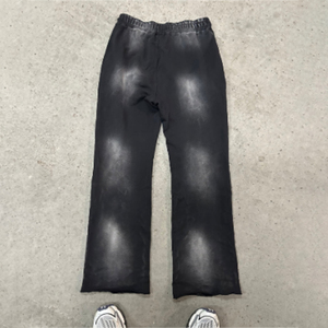 Pantalones de chándal apilados con parche desgastado y logotipo personalizado pantalones de chándal acampanados con lavado ácido para correr - Product Image 2