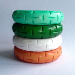 Brazalete de resina personalizado hecho a mano de buena calidad brazalete de resina de nueva forma producto más vendido brazaletes de resina personalizados - Product Image 2