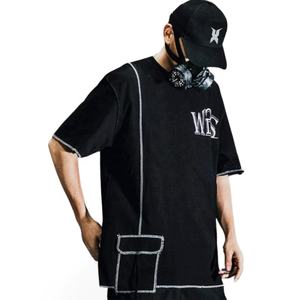 T-shirt de style Techwear pour hommes personnalisé par OEM-Avec un design futuriste, des poches fonctionnelles et fabriqué à partir de tissu high-tech - Product Image 1