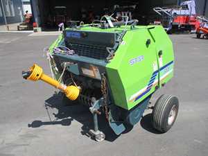 เครื่องอัดก้อนกลมขนาดเล็กเครื่องอัดฟางแบบน้ำหนักสีสินค้าไฟฟ้าขนาดเล็ก - Product Image 2