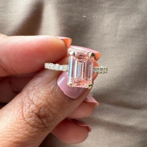 Anillo de Compromiso con Halo Oculto de Diamante Cultivado en Laboratorio, Corte Esmeralda, Color Rosa, con Certificado IGI, en Oro de 14k, Anillo de Bodas para San Valentín - Product Image 4