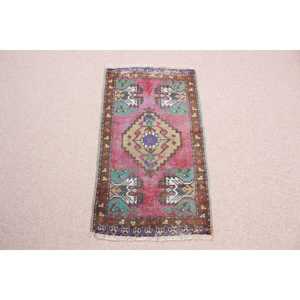 Alfombra Pequeña Vintage de 1.6x2.9 pies (49x87 cm), Alfombra Oriental de Lana Roja Turca - Product Image 1