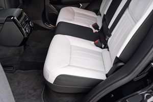 OFFRE SPÉCIALE 2023 Range Rover Sport First Edition Moteur V8 biturbo Transmission automatique AWD - Product Image 4