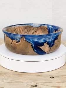 Tazón de resina de madera de diseñador, centro de mesa artesanal hecho a mano para el hogar, decoración de cocina moderna rústica, declaración - Product Image 4