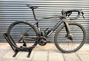 NUEVA Madone SLR 7 AXS Gen 8 25 2025 - Bicicleta de Carretera Ligera de Alto Rendimiento Lista para Envío Mundial Avanzada - Product Image 4