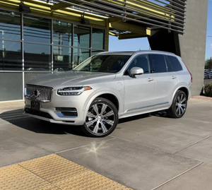 รถยนต์มือสองปี 2024 XC90 Recharge Plug-In Hybrid T8Plus Bright Theme 7 ที่นั่ง ระบบขับเคลื่อนสี่ล้อ (AWD) พร้อมจำหน่าย เกียร์อัตโนมัติ 8 สปีด - Product Image 1