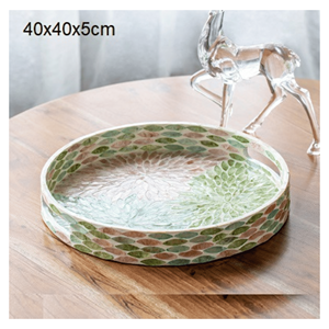 Plats et assiettes en nacre, assiettes de service artisanales en coquillage pour la présentation des repas, décoration de la maison et vente au détail en boutique au Vietnam - Product Image 4