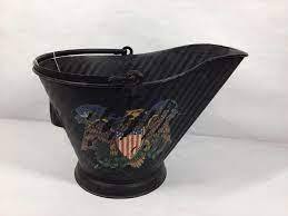 Seau à charbon galvanisé artisanal avec corps en métal durable et finition rustique pour décor de cheminée d'inspiration antique - Product Image 6