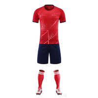 Nouveaux ensembles d'uniformes de football sublimés à rayures 2025 – Maillot de football personnalisé 100 % polyester, antibactérien, séchage rapide, short inclus
