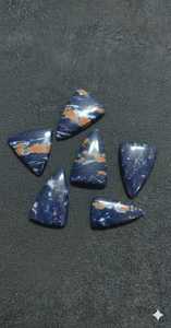 พลอยคาโบชองคุณภาพสูง แบบหลวม ด้านหลังแบน สำหรับบำบัดรักษา ขายส่ง พลอยคาโบชองขัดเงาด้วยมือ รูปทรงและขนาดคละแบบ - Product Image 5