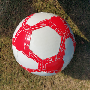 Ballon de football de haute qualité à 32 panneaux en PVC, cousu à la machine, pour match professionnel, en vente - Product Image 5