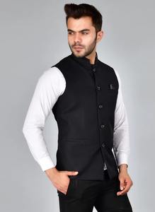 Chaleco Negro Clásico de Calidad de Exportación para Uniformes de Oficina, Fiestas, Eventos Corporativos y Uso Diario en Negocios, Disponible para la Venta - Product Image 4