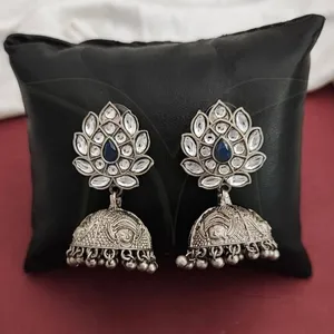 时尚饰品氧化银花式风格椭圆形宝石美丽设计师Jhumka设计仿古风格氧化耳环