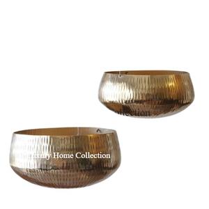 Pots et jardinière suspendus de fleurs de couleur or Design martelé Look attrayant Plaqué brillant Accessoires de décoration de créateur Fournitures - Product Image 1