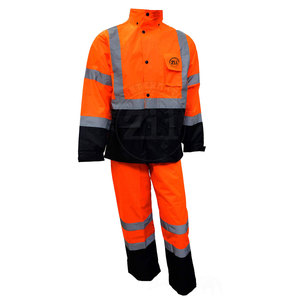 Combinaison de sécurité haute visibilité réfléchissante, imperméable, à LED, de classe 1 ANSI, fabriquée au Pakistan, avec logo personnalisé - Product Image 2