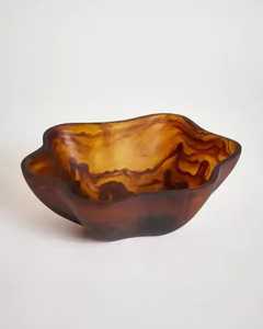 Bol décoratif en bois sophistiqué, recouvert de résine époxy, couleur ambre foncé et noir, avec bord festonné, idéal pour une touche d'originalité unique dans votre espace. - Product Image 2
