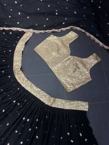 Presentación de nuevo hermoso diseñador boda Lehenga choli con bordado y trabajo de secuencia para mujeres, dama de honor Lehenga Choli - Product Image 5