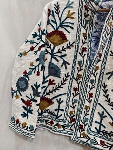 Veste Suzani brodée à la main, motif floral, style folklorique, courte, bohème, faite à la main, vêtement ethnique, veste Suzani - Product Image 6