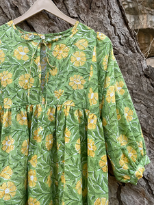 Vestido Maxi Estampado a Mano para Verano, Algodón Floral Hecho a Mano, Sostenible para Otoño - Product Image 2