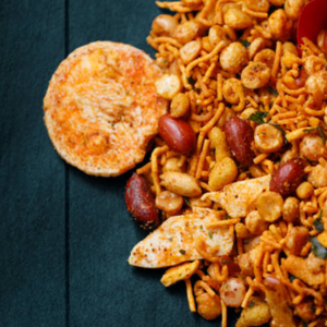 Namkeen Indio Picante Bhujia Sev de Calidad Premium para Exportación, Venta al por Mayor a Granel, Paquete de 1 kg, Halal, ISO, Compradores del Reino Unido - Product Image 1