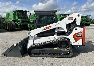 Minicargadora compacta Bobcat T450 usada con cucharón de orugas para manejo de materiales en construcción agrícola en venta - Product Image 6