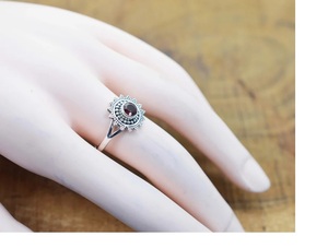 แหวนโกเมนสีแดง925อัญมณีธรรมชาติทำด้วยมือเครื่องประดับที่สง่างามสำหรับผู้หญิง - Product Image 4