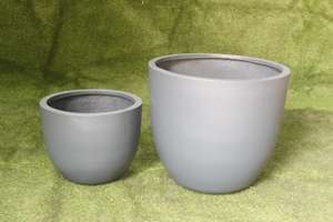กระถางปลูกต้นไม้ไฟเบอร์กลาสสีเทาขนาดเล็กพร้อมพื้นผิวหยาบสำหรับใช้ในบ้านและสวน - Product Image 5