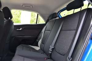 Kia Rio5 S Wagon FWD Azul 2024 Usado, con Techo Solar, Arranque Remoto, Asientos de Cuero, Paquete Premium, Ruedas de Acero, Sistema de Navegación - Product Image 6