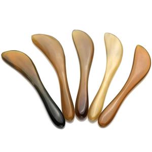 Masajeador Gua Sha de Cuerno de Búfalo de la Mejor Calidad para Belleza Facial y Corporal, Accesorio para el Cuero Cabelludo de Excelente Calidad Personalizado, Forma Personalizada - Product Image 3