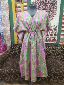 Tunique caftan élégante en coton indien pour femmes, tenue d'été avec imprimé animal, tenue légère et confortable, grande taille disponible - Product Image 2