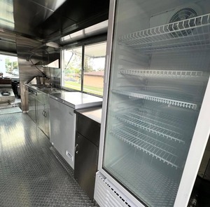 Camión de Comida Móvil de Acero Inoxidable Limpio y Moderno 2026, Totalmente Equipado, Listo para Operar, con Rastreo GPS, Alta Demanda, Comida Callejera - Product Image 4