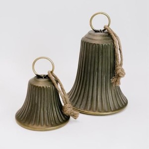 Eatching Metal Christmas Jingle Bell Latón antiguo con diseño negro Colgante Rop Decoración navideña gruesa - Product Image 2