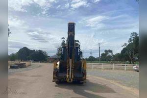 Buy Fairly Used CAT432 Backhoe Loader Tractor with Front Loader Gearbox Pump Motor & Engine-11000KG 4001-6000 Hours - Product Image 3