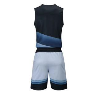 Conjunto de Uniforme de Baloncesto Personalizado de Invierno para Tallas Grandes |   Conjunto de Pantalones Cortos Deportivos con Paneles Diagonales en Negro/Gris |   Ropa Deportiva para Sublimación al por Mayor - Product Image 2
