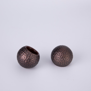 Botella de perfume de lujo con tapa de madera Material metálico - Product Image 1